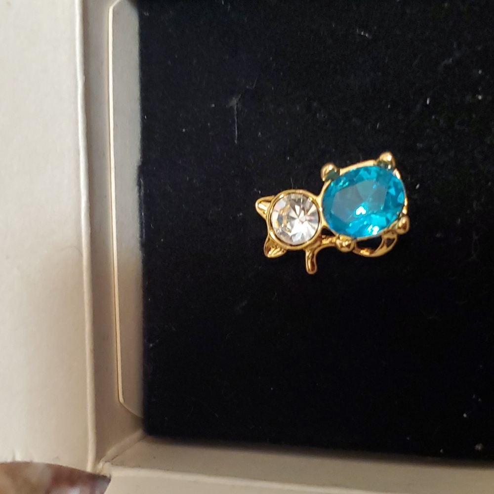 Avon Birthstone Cat Pin